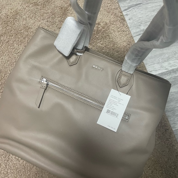 Dkny limited edition leather tote !! - Picture 5 of 7